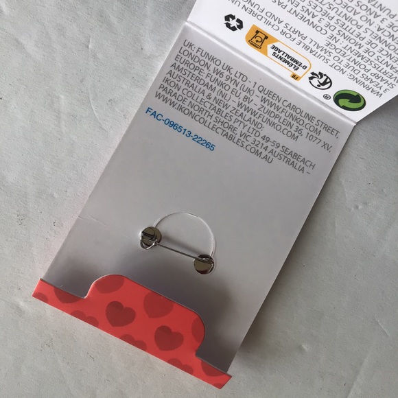 DISNEY VALENTINES DAY FUNKO SET OF 7 PINS NWT - Picture 13 of 13